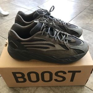 Yeezy Boost 700 V2